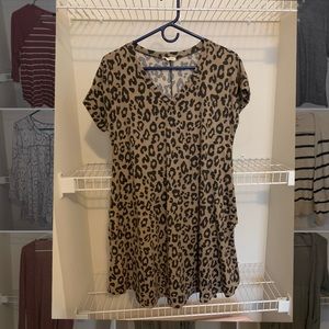 Leopard print dress with pockets!